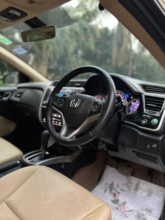 Second-hand 2017 Honda City i-VTEC CVT VX for sale in Mumbai-19