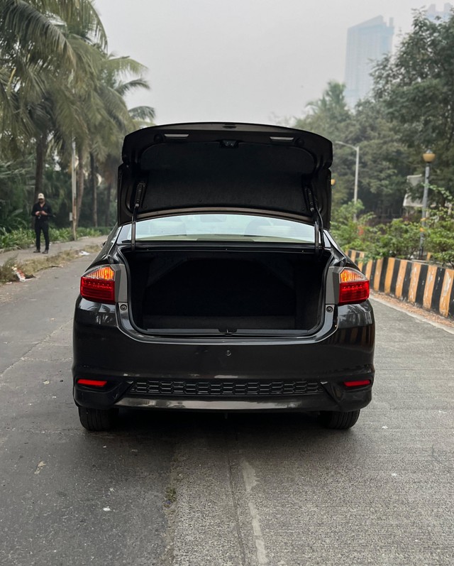 Second-hand 2017 Honda City i-VTEC CVT VX for sale in Mumbai-8