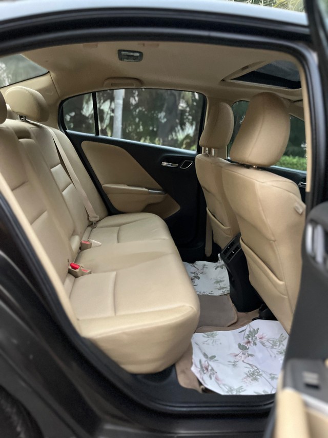 Second-hand 2017 Honda City i-VTEC CVT VX for sale in Mumbai-30