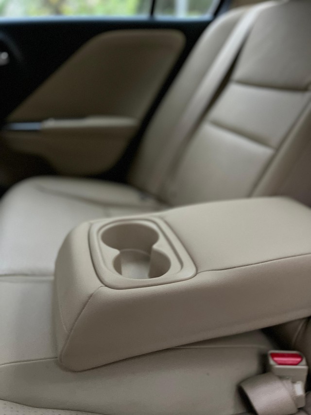 Second-hand 2017 Honda City i-VTEC CVT VX for sale in Mumbai-14