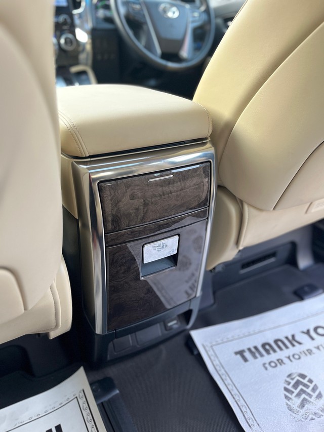 Second-hand 2023 Toyota Vellfire VIP Executive Lounge for sale in Mumbai-33