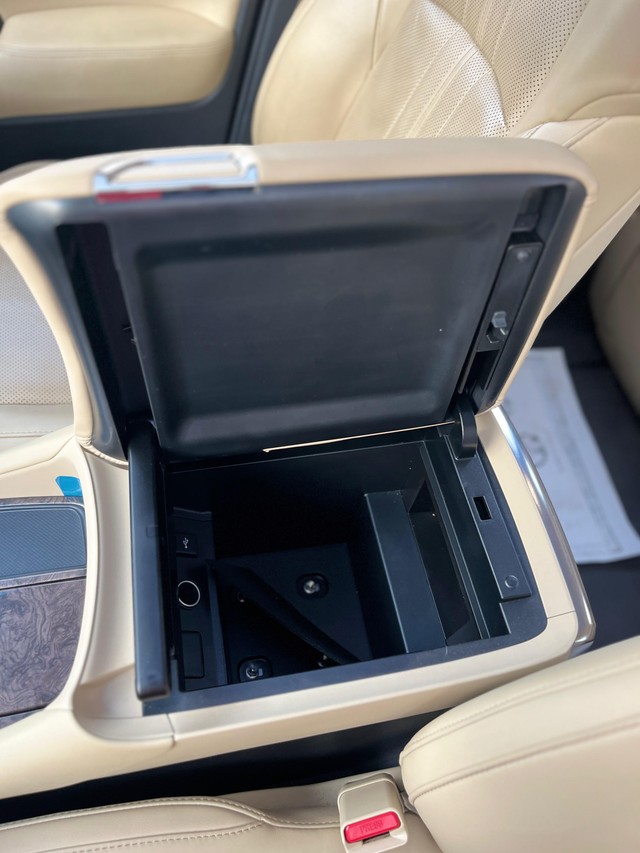 Second-hand 2023 Toyota Vellfire VIP Executive Lounge for sale in Mumbai-45