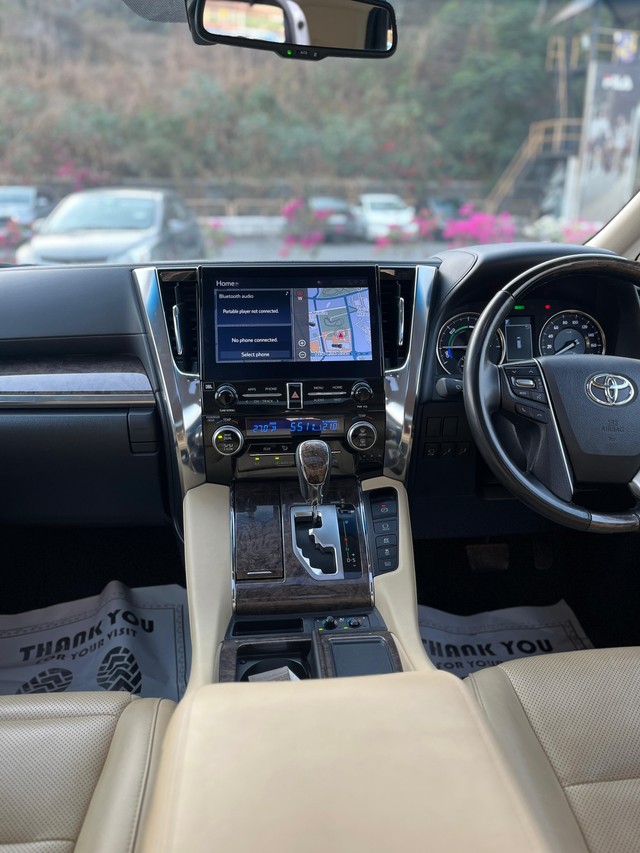 Second-hand 2023 Toyota Vellfire VIP Executive Lounge for sale in Mumbai-36