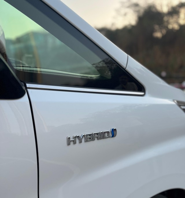 Second-hand 2023 Toyota Vellfire VIP Executive Lounge for sale in Mumbai-58