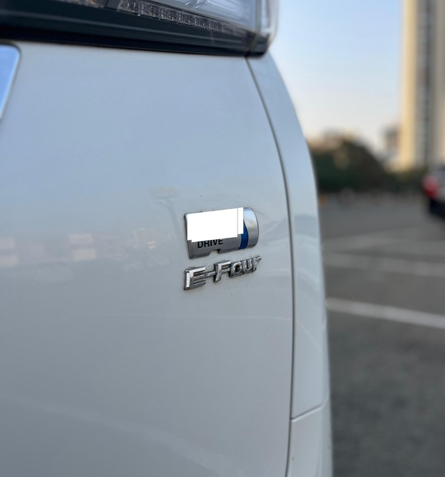 Second-hand 2023 Toyota Vellfire VIP Executive Lounge for sale in Mumbai-12