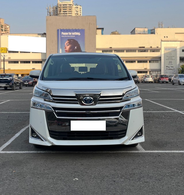 Second-hand 2023 Toyota Vellfire VIP Executive Lounge for sale in Mumbai-29