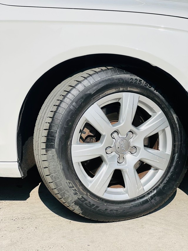 Second-hand 2011 Audi A4 2.0 TDI for sale in Vadodara-6