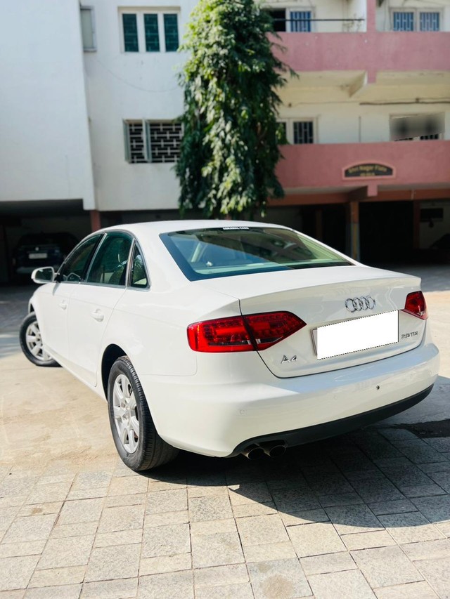 Second-hand 2011 Audi A4 2.0 TDI for sale in Vadodara-12