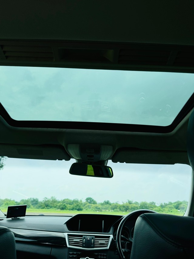 Second-hand 2012 Mercedes-Benz E-Class E250 CDI Avantgarde for sale in Vadodara-5