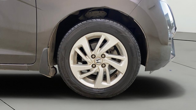 Second-hand 2017 Honda Jazz 1.2 V AT i VTEC for sale in Mumbai-23