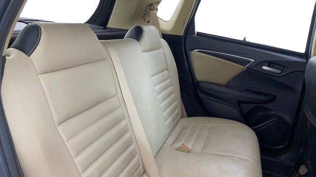 Second-hand 2017 Honda Jazz 1.2 V AT i VTEC for sale in Mumbai-16