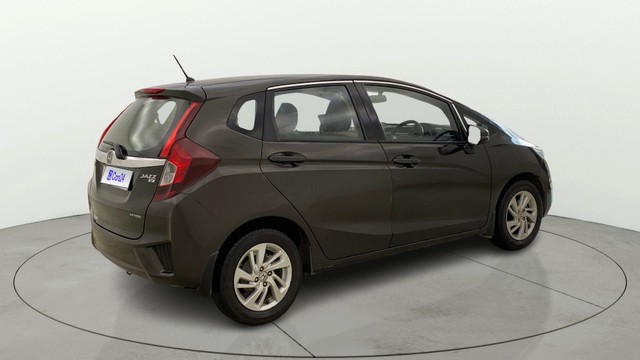 Second-hand 2017 Honda Jazz 1.2 V AT i VTEC for sale in Mumbai-2