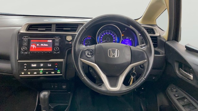 Second-hand 2017 Honda Jazz 1.2 V AT i VTEC for sale in Mumbai-12