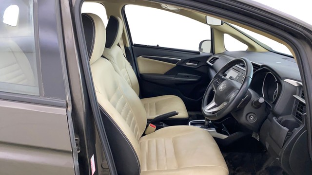 Second-hand 2017 Honda Jazz 1.2 V AT i VTEC for sale in Mumbai-15