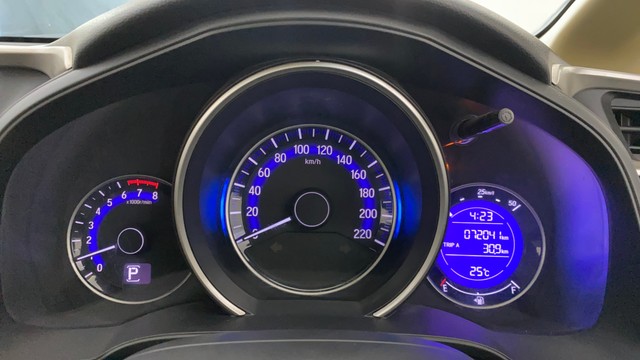 Second-hand 2017 Honda Jazz 1.2 V AT i VTEC for sale in Mumbai-11