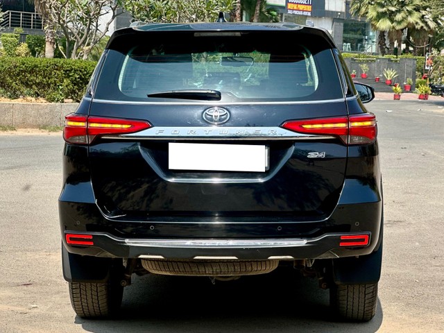 Second-hand 2024 Toyota Fortuner 4X4 Diesel AT for sale in New Delhi-2