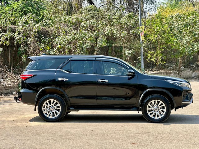Second-hand 2024 Toyota Fortuner 4X4 Diesel AT for sale in New Delhi-1