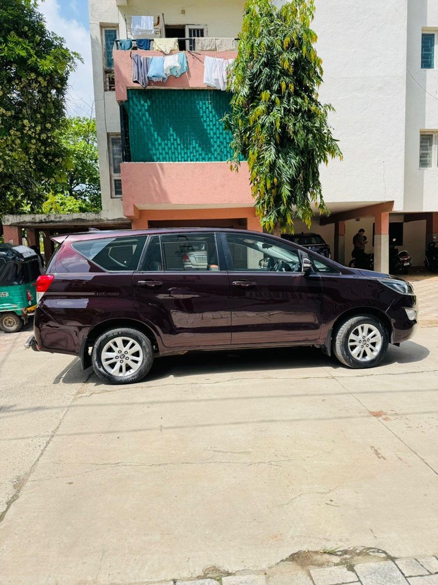 Second-hand 2018 Toyota Innova Crysta 2.4 G MT 8S BSIV for sale in Vadodara-11