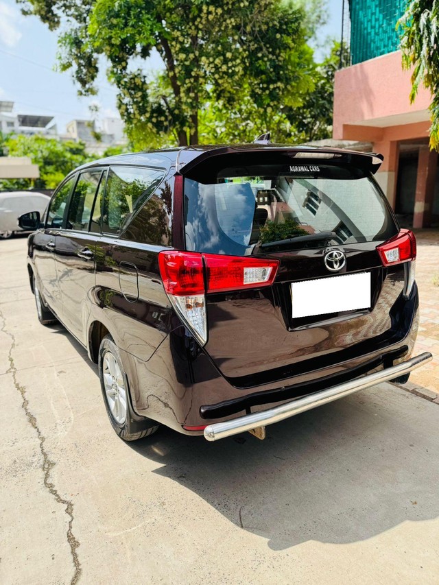 Second-hand 2018 Toyota Innova Crysta 2.4 G MT 8S BSIV for sale in Vadodara-14