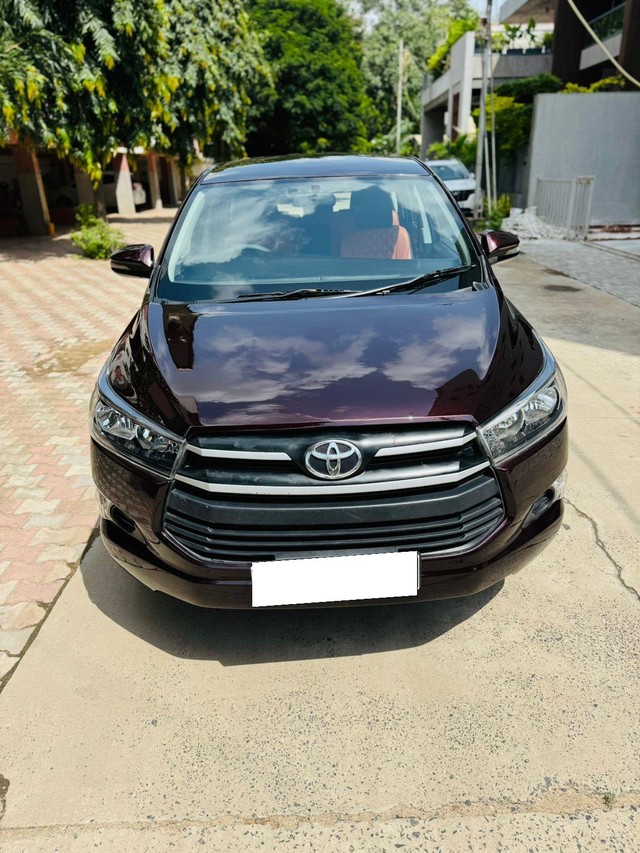 Second-hand 2018 Toyota Innova Crysta 2.4 G MT 8S BSIV for sale in Vadodara-12