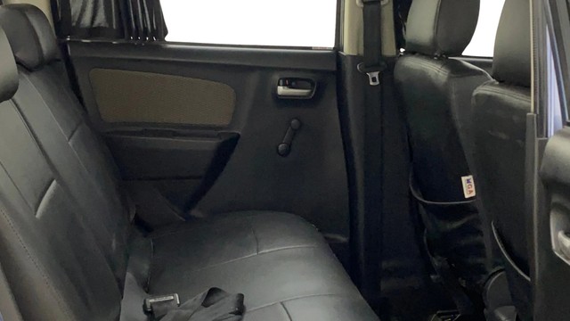 Second-hand 2014 Maruti Suzuki Wagon R LXI CNG for sale in Thane-4