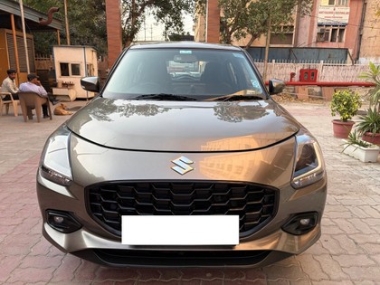 Second-hand 2025 Maruti Suzuki Swift VXi for sale in New Delhi