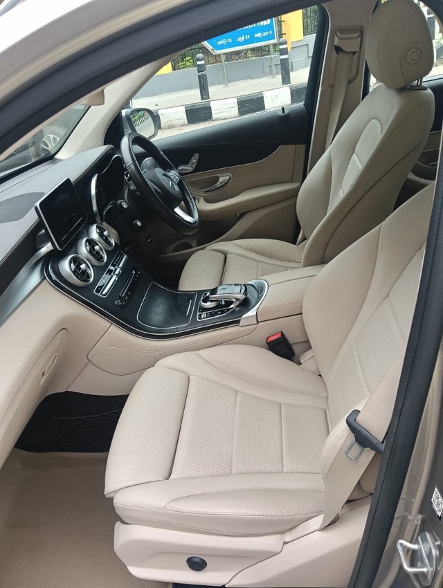 Second-hand 2019 Mercedes-Benz GLC 220d 4MATIC Style for sale in Chennai-3