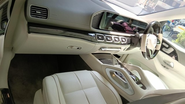 Mercedes-Benz GLS Maybach 600 4MATIC BSVI Second-hand 2023 Mercedes-Benz GLS Maybach 600 4MATIC BSVI for sale in Mumbai-6