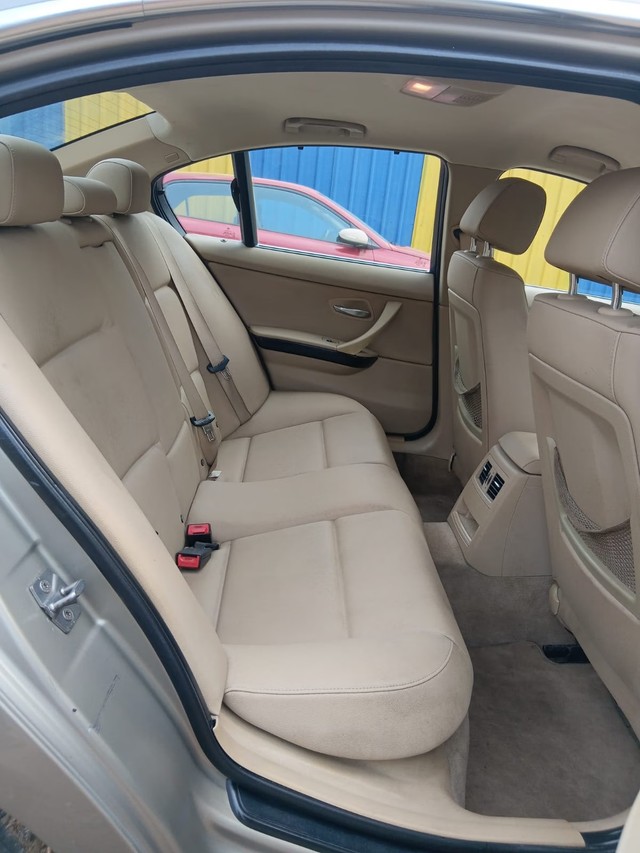 Second-hand 2010 BMW 3 Series 320d for sale in Chennai-10