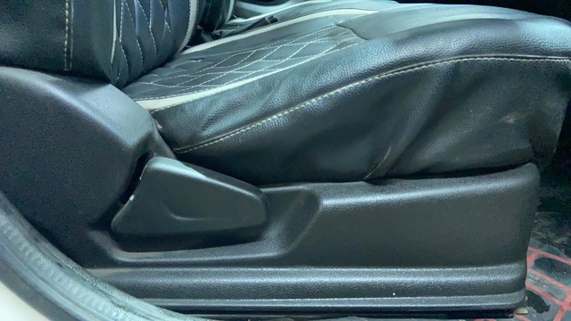 Second-hand 2017 Renault KWID 1.0 AMT RXT for sale in Surat-4