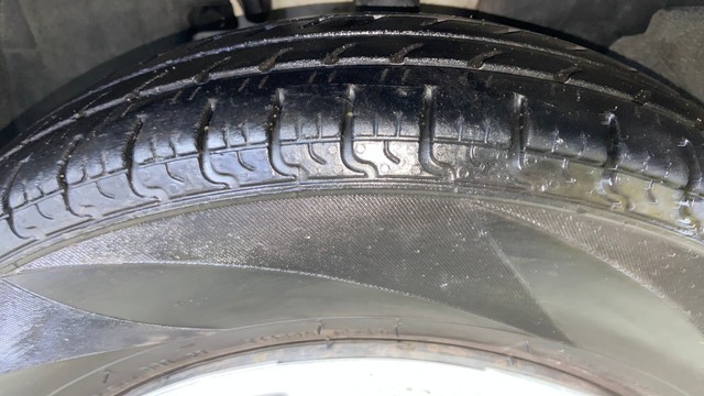 Second-hand 2017 Renault KWID 1.0 AMT RXT for sale in Surat-8