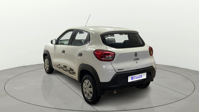 Second-hand 2017 Renault KWID 1.0 AMT RXT for sale in Surat-15