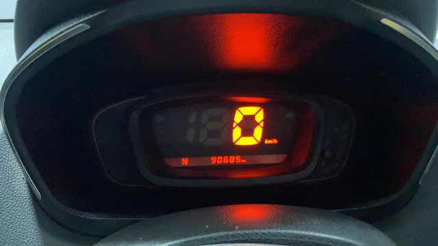 Second-hand 2017 Renault KWID 1.0 AMT RXT for sale in Surat-23