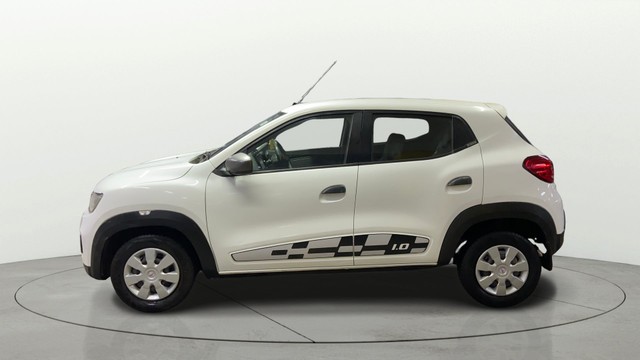 Second-hand 2017 Renault KWID 1.0 AMT RXT for sale in Surat-16