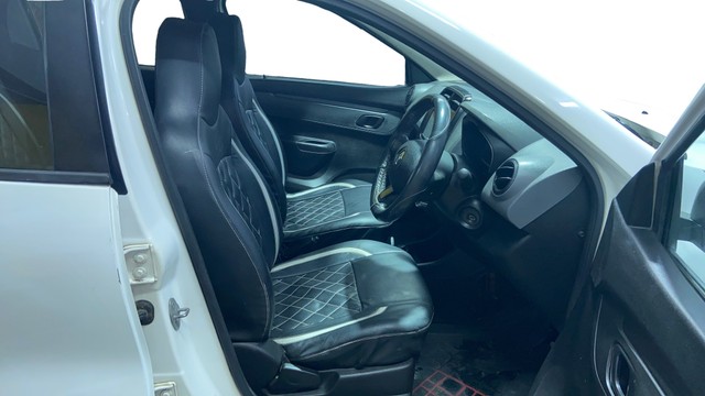 Second-hand 2017 Renault KWID 1.0 AMT RXT for sale in Surat-25