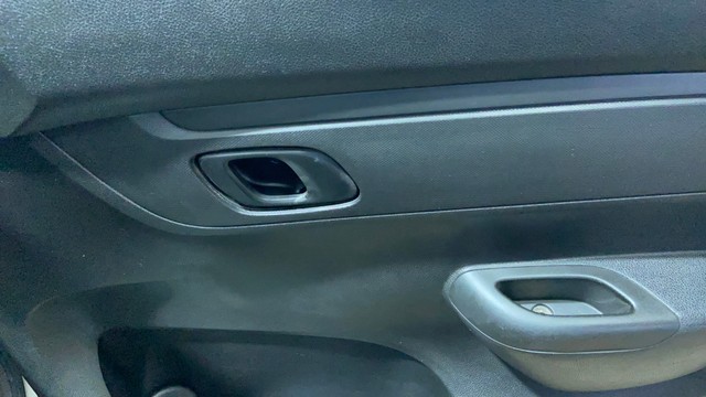 Second-hand 2017 Renault KWID 1.0 AMT RXT for sale in Surat-9