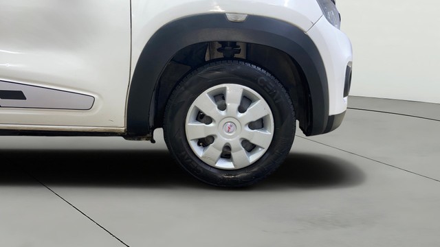 Second-hand 2017 Renault KWID 1.0 AMT RXT for sale in Surat-26