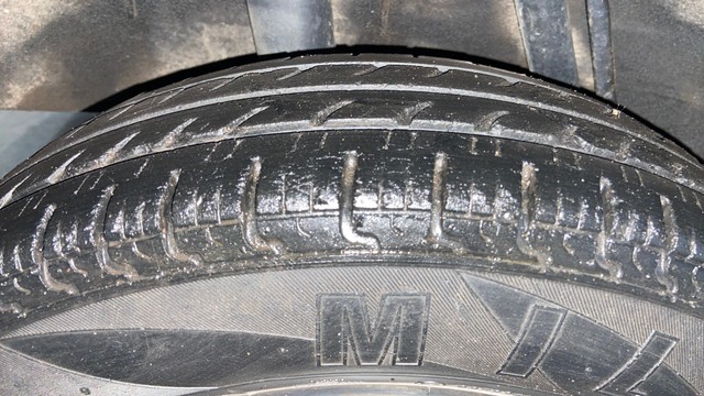 Second-hand 2017 Renault KWID 1.0 AMT RXT for sale in Surat-7