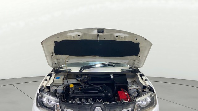 Second-hand 2017 Renault KWID 1.0 AMT RXT for sale in Surat-19