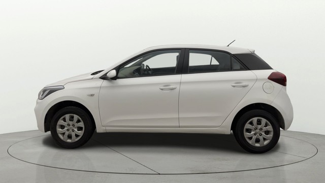 Second-hand 2018 Hyundai i20 1.2 Magna Executive for sale in Noida-5