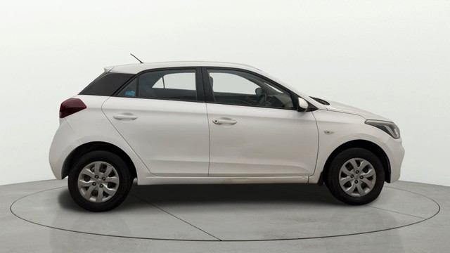 Second-hand 2018 Hyundai i20 1.2 Magna Executive for sale in Noida-1