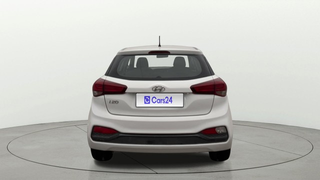 Second-hand 2018 Hyundai i20 1.2 Magna Executive for sale in Noida-3