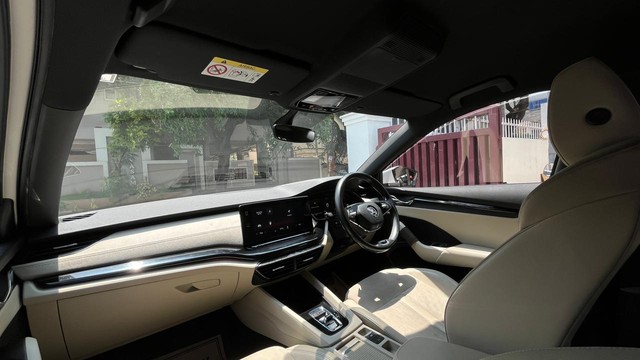 Second-hand 2021 Skoda Octavia Style for sale in Coimbatore-4