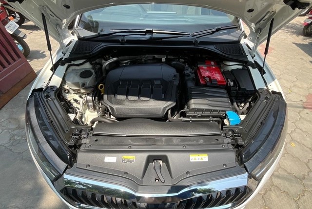 Second-hand 2021 Skoda Octavia Style for sale in Coimbatore-12