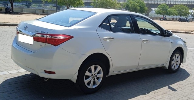 Second-hand 2016 Toyota Corolla Altis G AT for sale in Ahmedabad-1