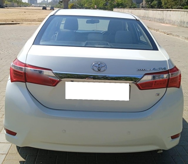 Second-hand 2016 Toyota Corolla Altis G AT for sale in Ahmedabad-2