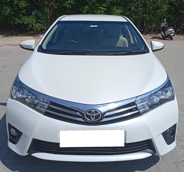 Second-hand 2016 Toyota Corolla Altis G AT for sale in Ahmedabad-4