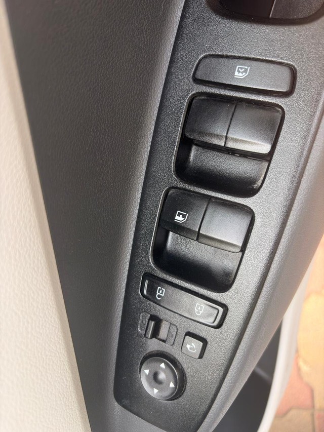 Second-hand 2023 Hyundai Aura SX CNG for sale in Thane-21