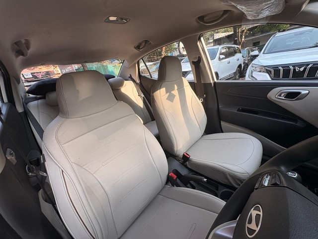 Second-hand 2023 Hyundai Aura SX CNG for sale in Thane-17