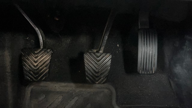 Second-hand 2022 Kia Carens Luxury Plus Turbo 2022-2023 for sale in Coimbatore-14